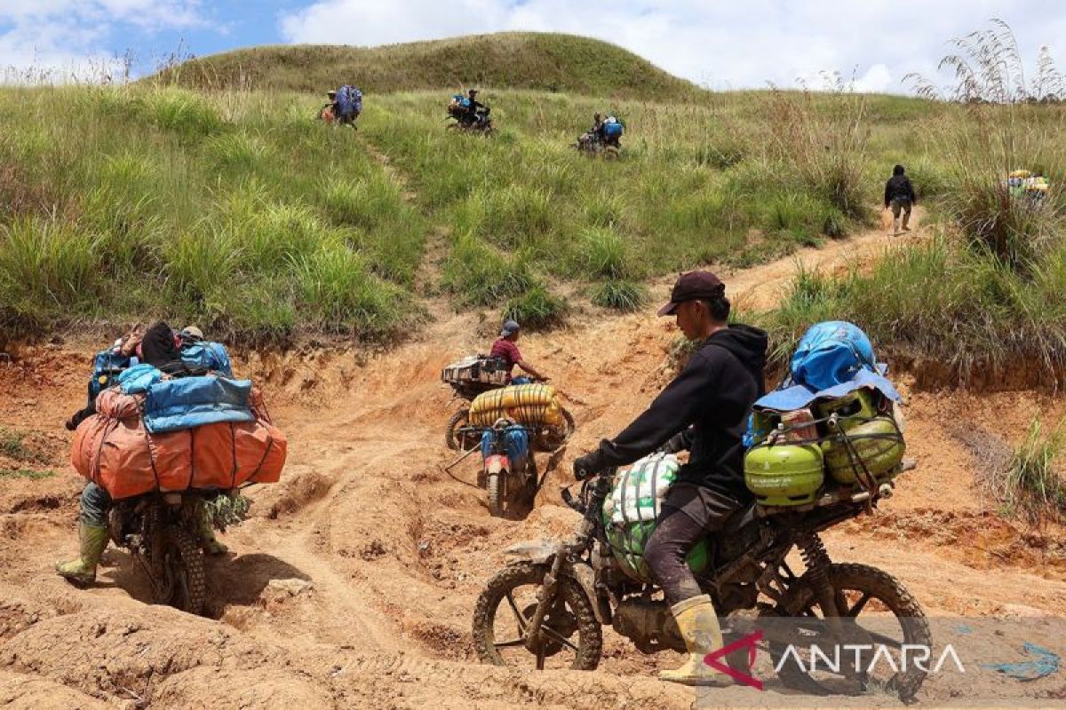 Jalan di Luwu Utara diaspal sejak rusak 20 tahun