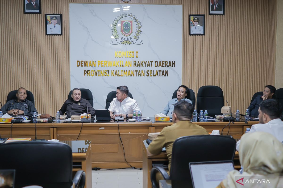 DPRD Kalsel sempurnakan Raperda pedoman produk hukum daerah