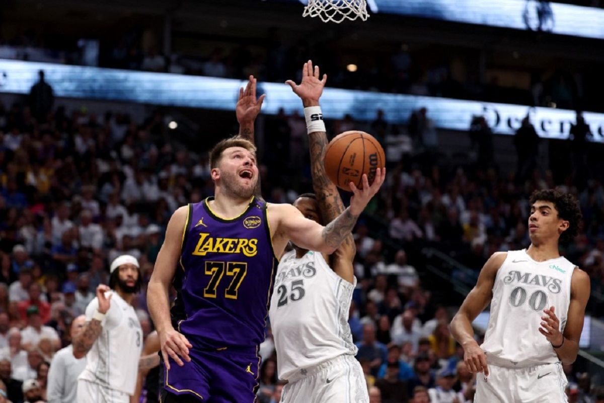 NBA: Doncic cetak 45 poin saat Lakers kalahkan Dallas dan maju ke playoff