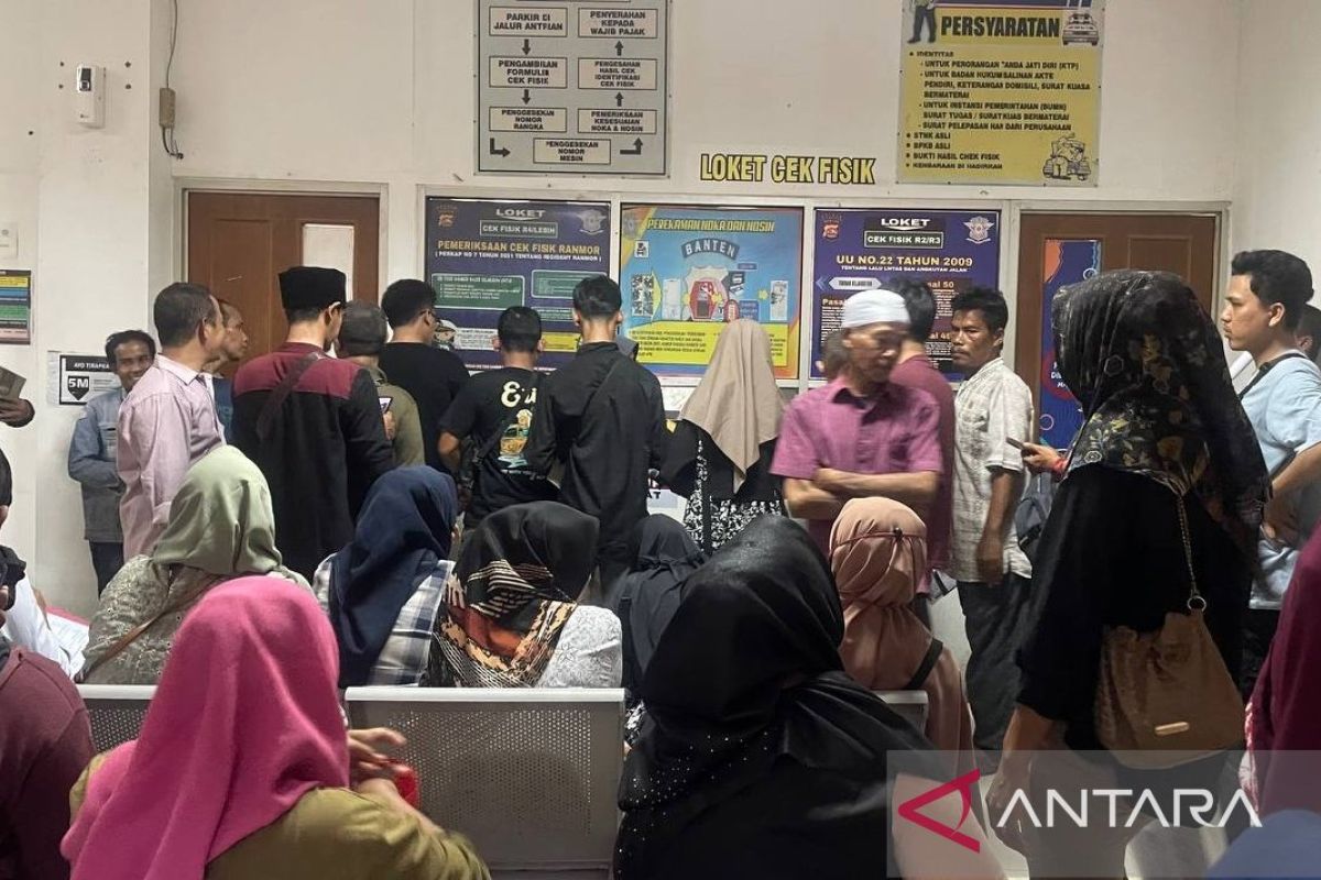 Warga Kota Serang manfaatkan penghapusan denda pajak kendaraan