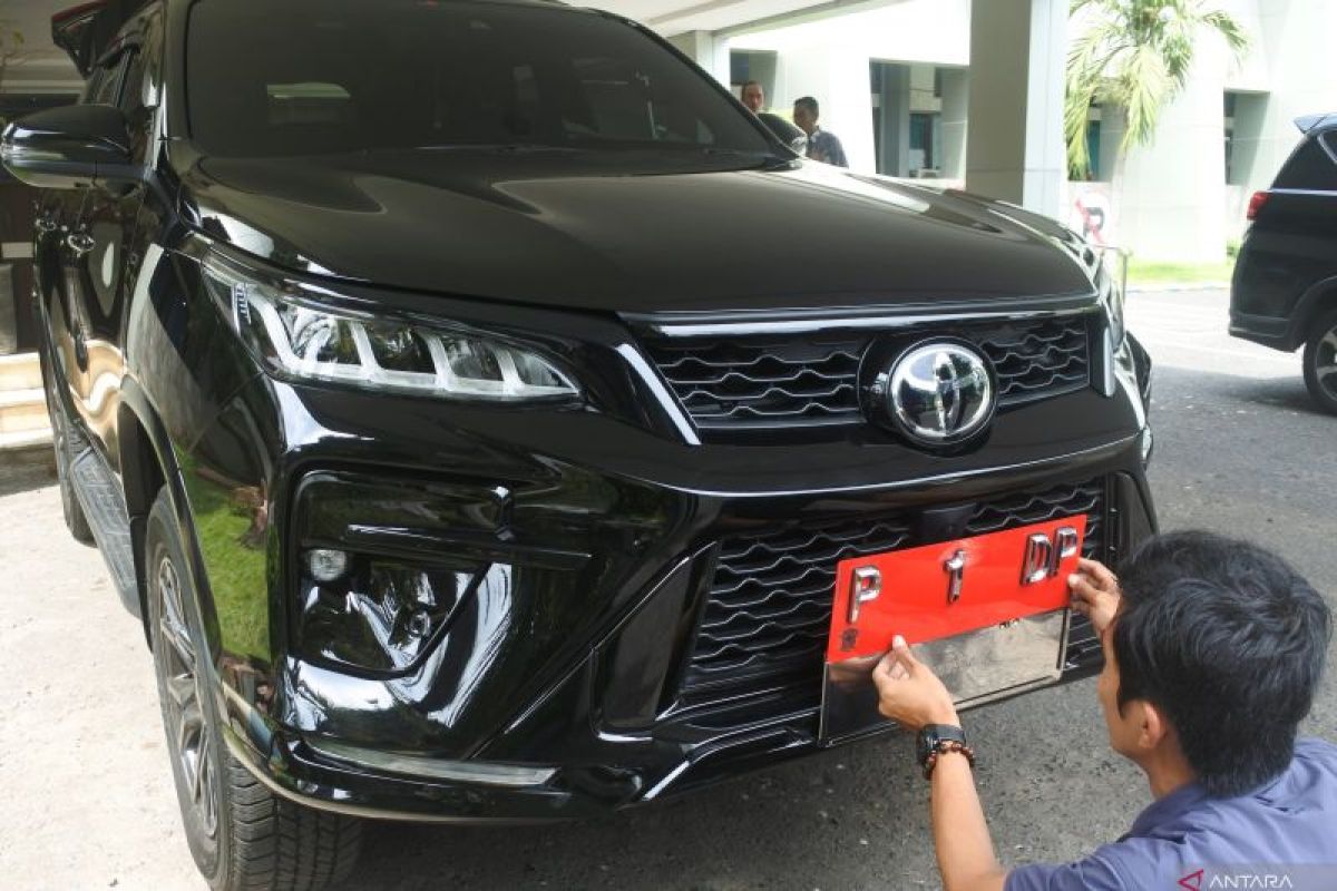 Daftar plat nomor kendaraan dan daerahnya di Indonesia