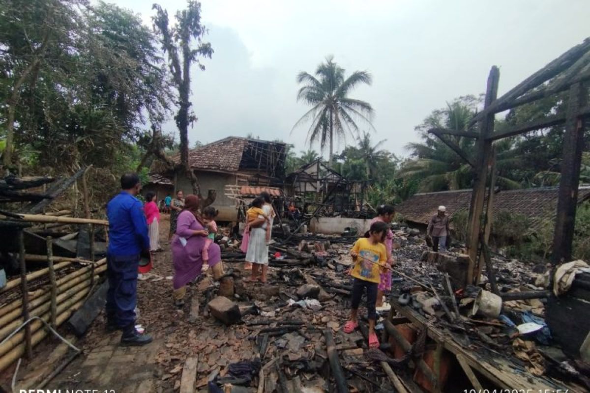 BPBD Lebak salurkan bantuan bahan pokok bagi korban kebakaran