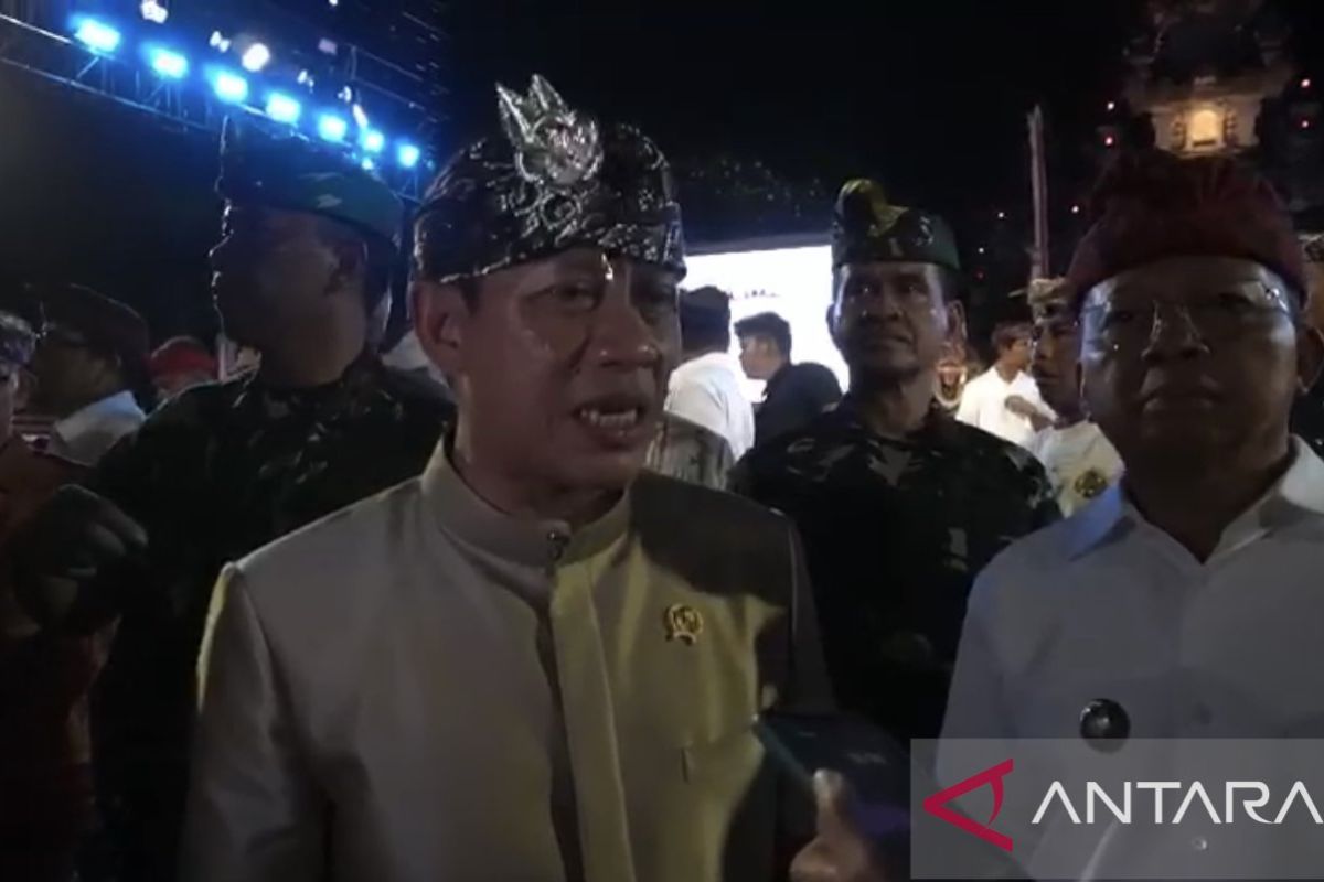 Menteri LH mendukung Bali larang produksi air minum kemasan kecil