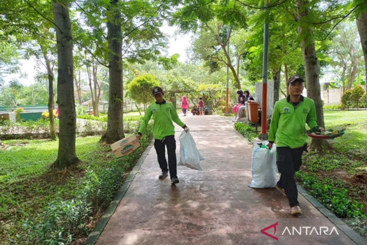 Jaktim perkuat keamanan dan lengkapi sarana prasarana di Taman Mahoni