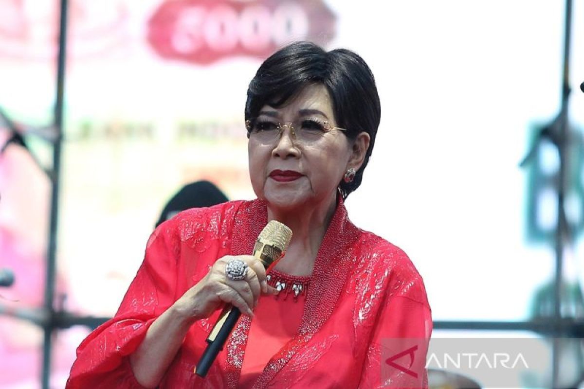 Pihak keluarga bantah kabar Titiek Puspa meninggal dunia