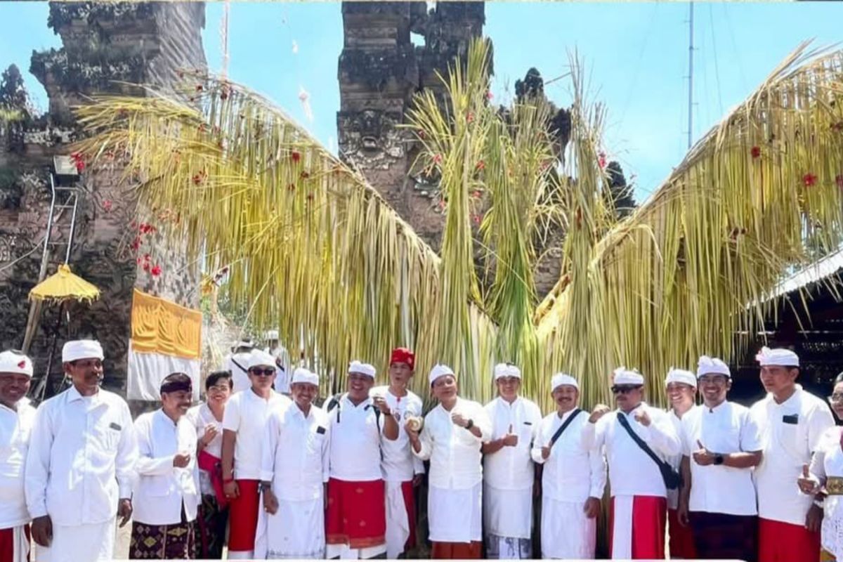 Ribuan warga Buleleng rayakan tradisi Bukakak