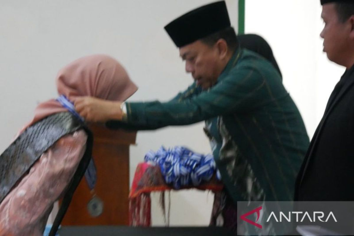 Wabup Tapsel hadiri wisuda MAN IC, ini pesannya