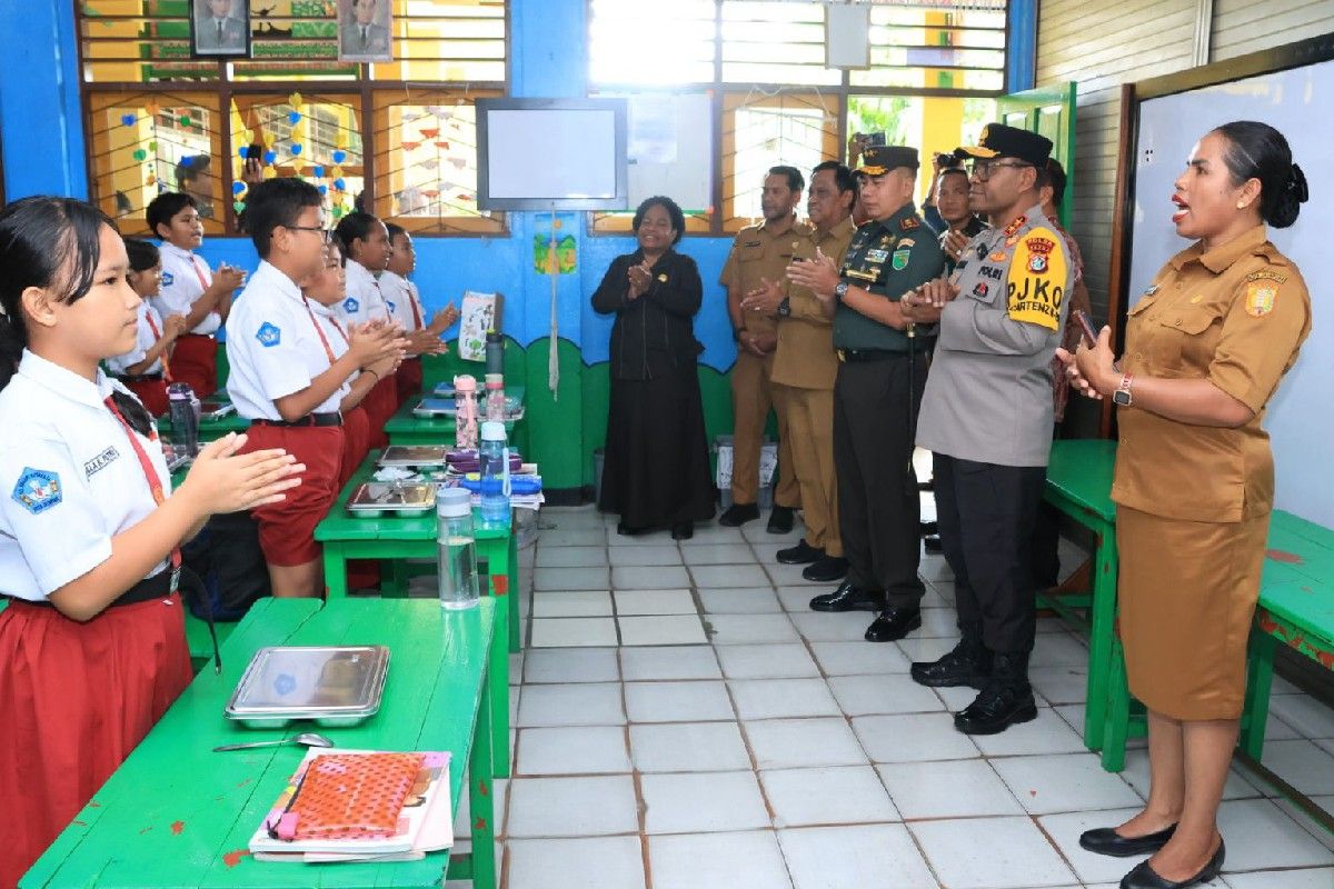Kapolda: Dua sekolah  Kota Jayapura jadi percontohan MBG