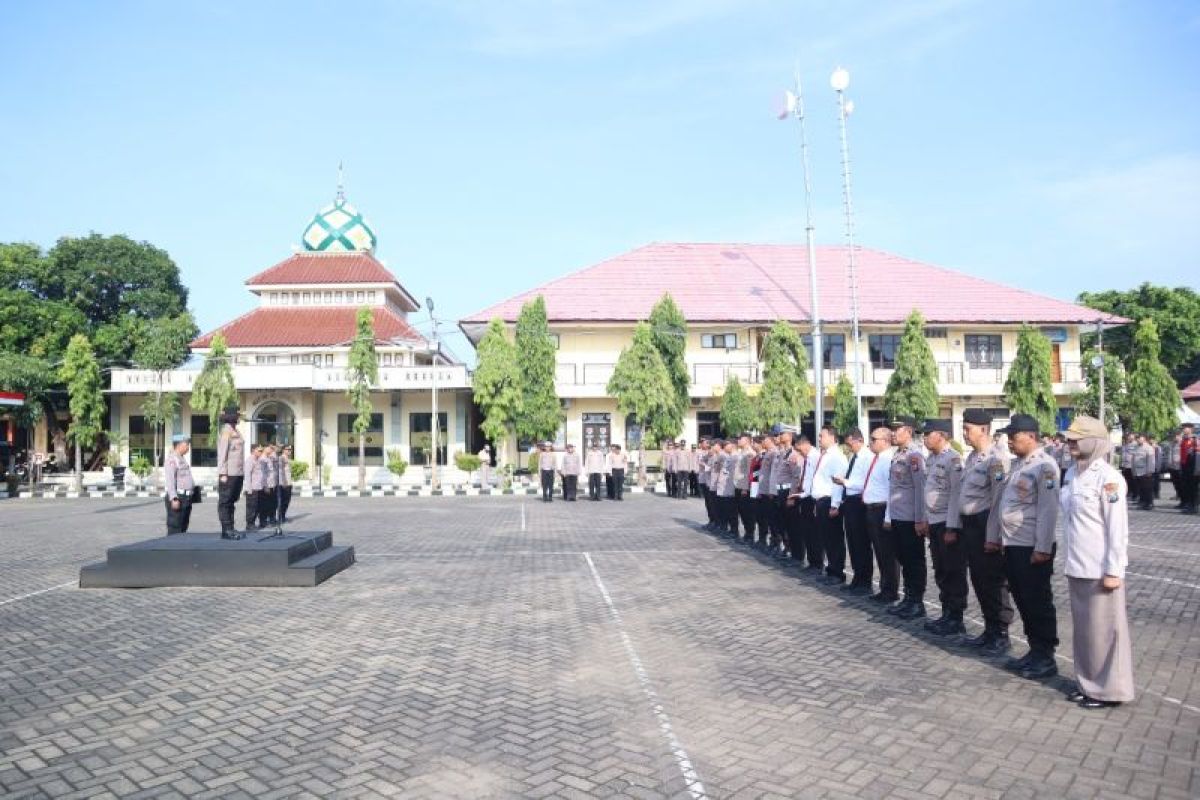 Wakapolres Situbondo ingatkan anggota bekerja profesional