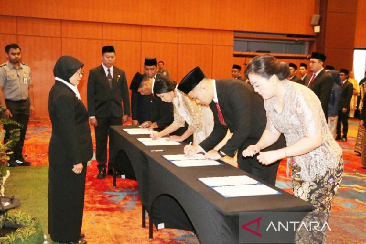 Kemenkum Kalsel lantik 37 notaris wujudkan keadilan hukum