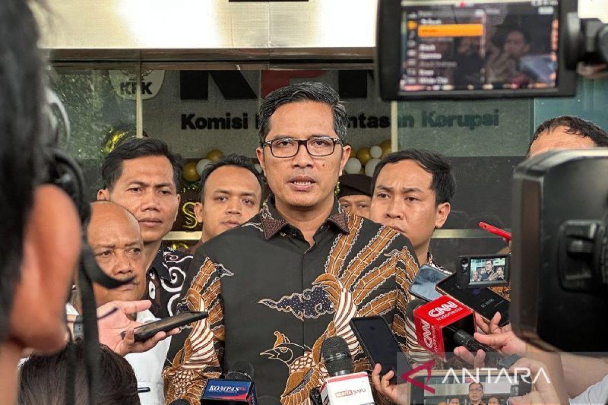 Febri Diansyah sebut ditanya penyidik soal menjadi kuasa hukum Hasto