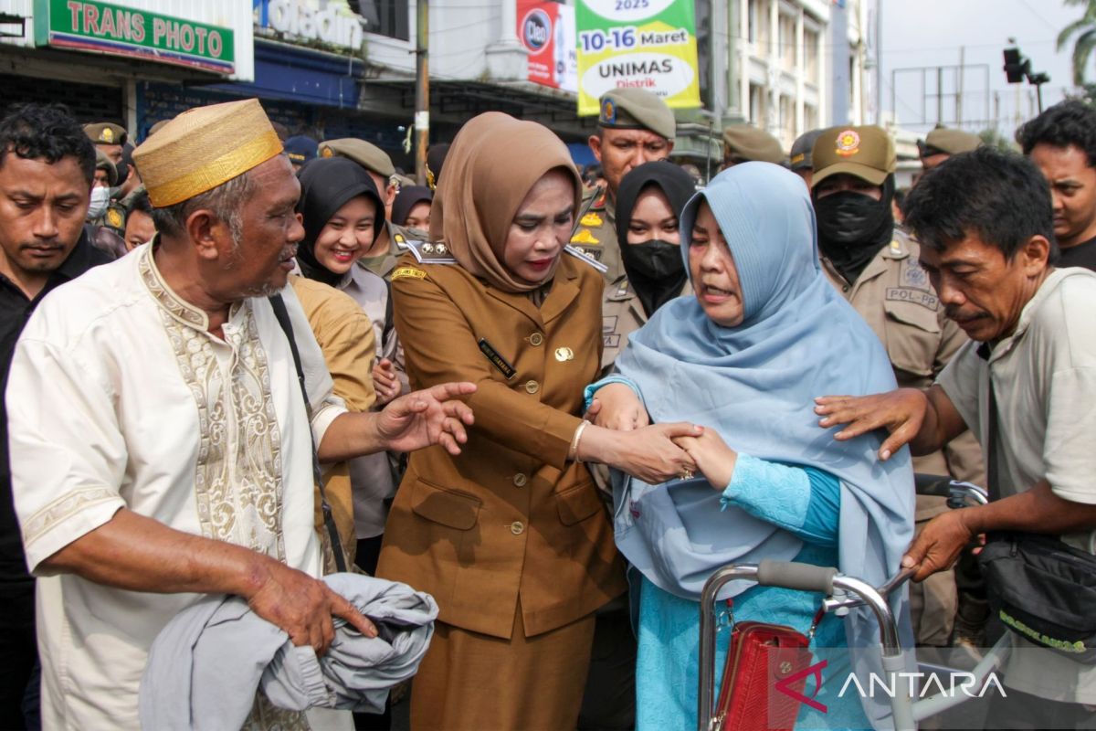 Pemkab Sidoarjo siapkan Program Bedah Warung bagi PKL yang direlokasi
