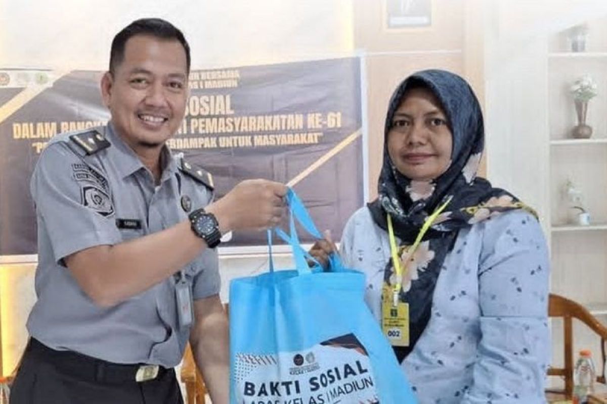 Lapas Madiun gelar bakti sosial untuk keluarga warga binaan