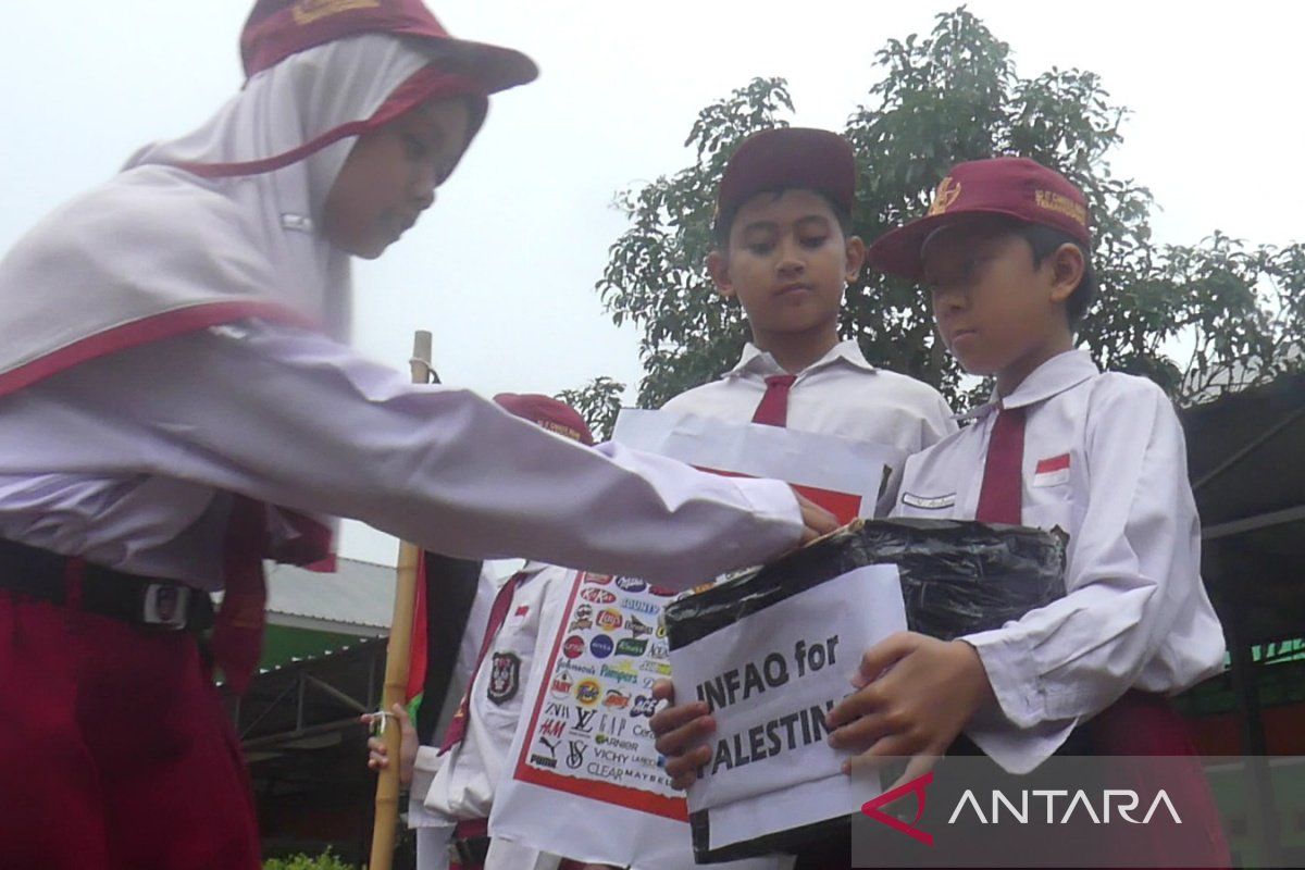 Siswa SD di Temanggung sisihkan uang jajan untuk bantu  Palestina