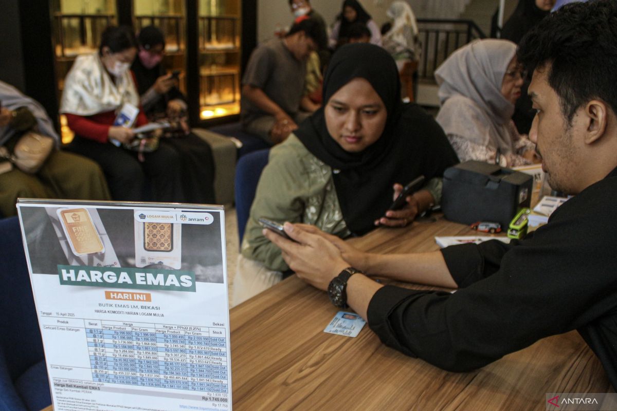 Emas Antam pada 1 Mei merosot Rp33.000 jadi Rp1,932 juta per gram