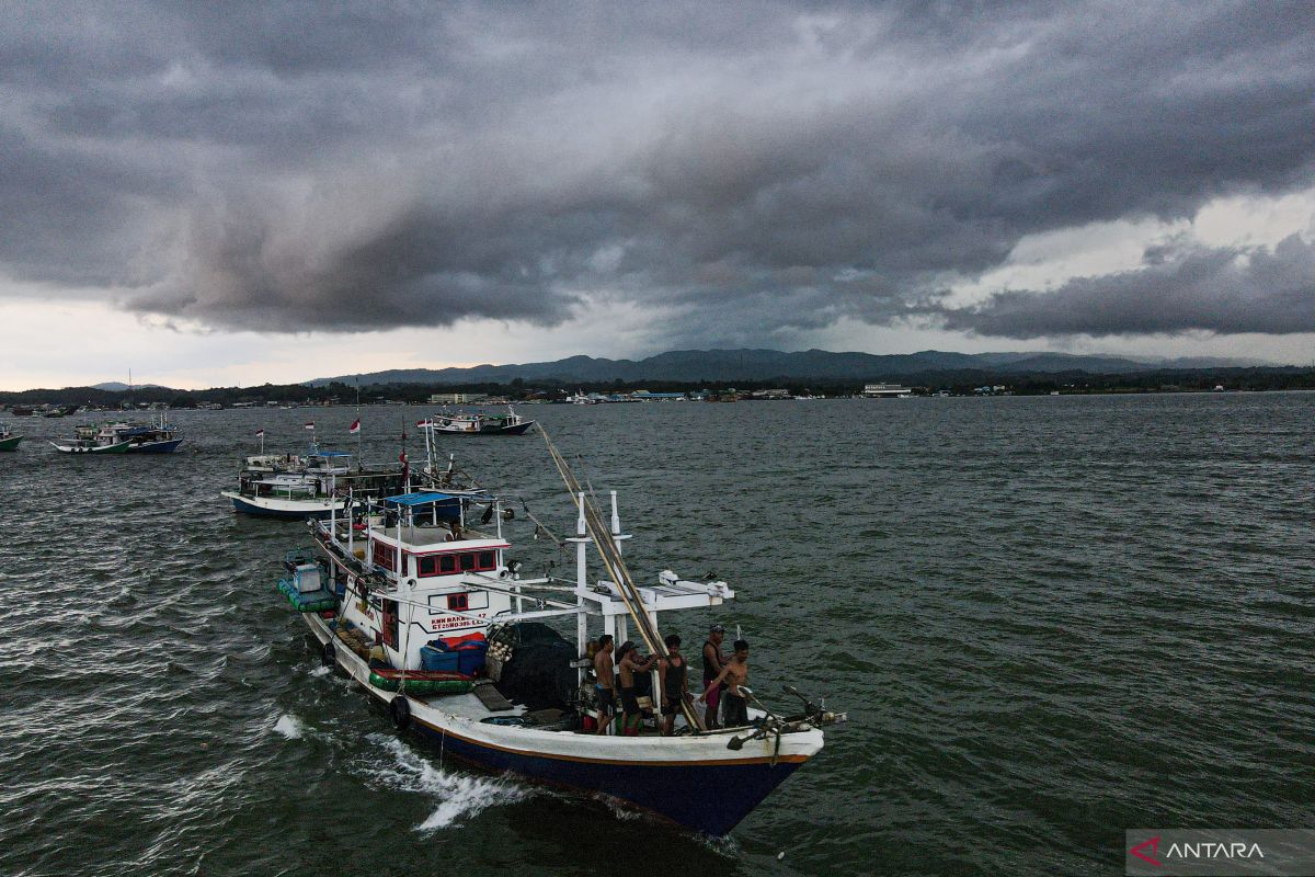BMKG: Waspada potensi hujan ringan hingga lebat di berbagai kota besar RI