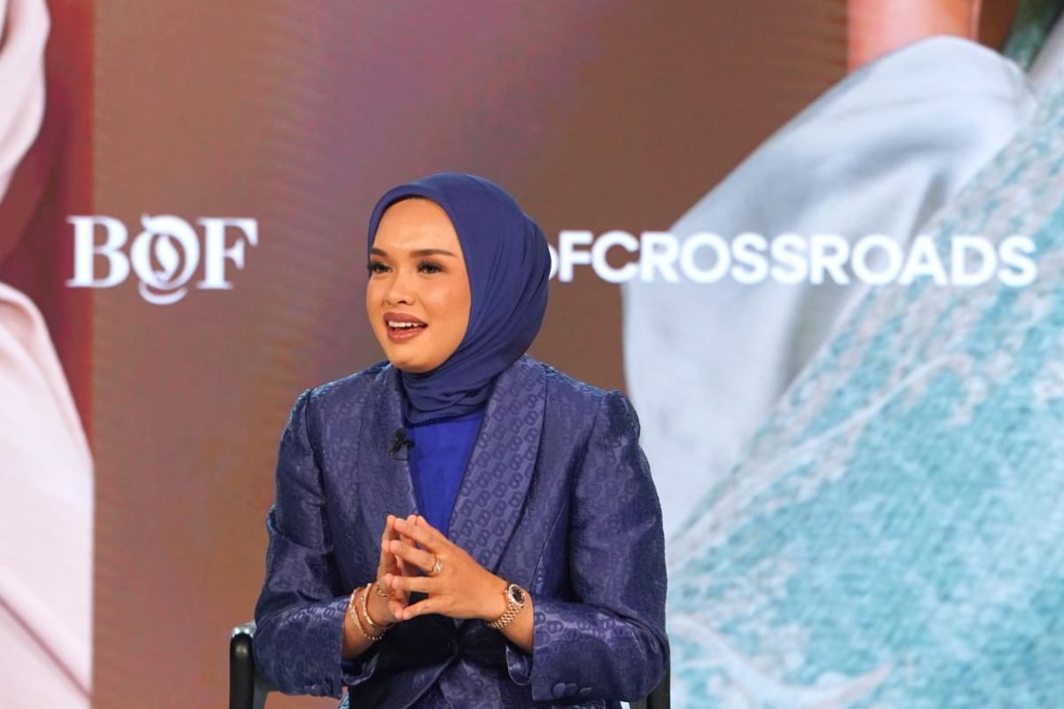 Linda Anggrea gaungkan Modest Fashion Asia Tenggara ke Global BoF Crossroads