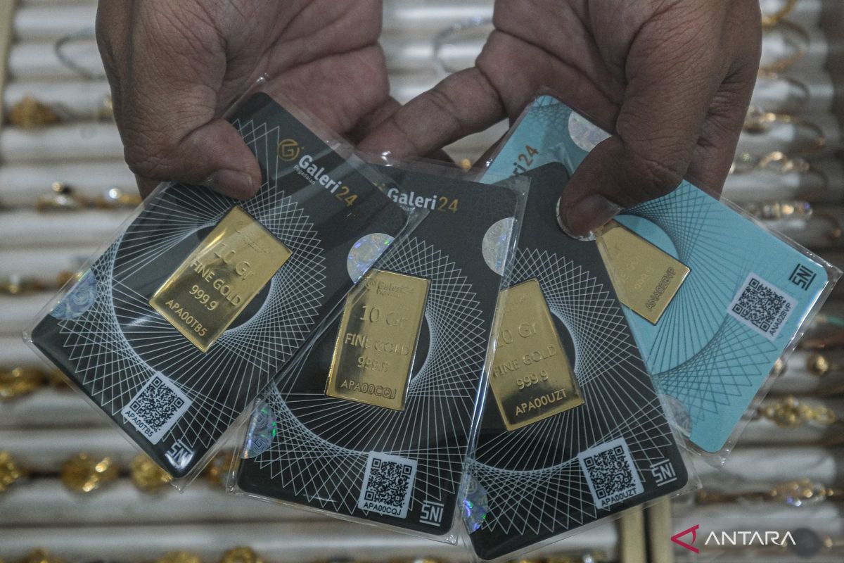 Harga emas di Pegadaian kembali anjlok hingga Rp22.000 per gram pada Rabu