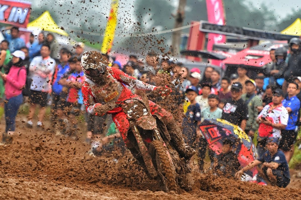 Lawan Trek Ekstrem, CRF tetap melesat raih podium di Kejurnas Motocross Wonosobo