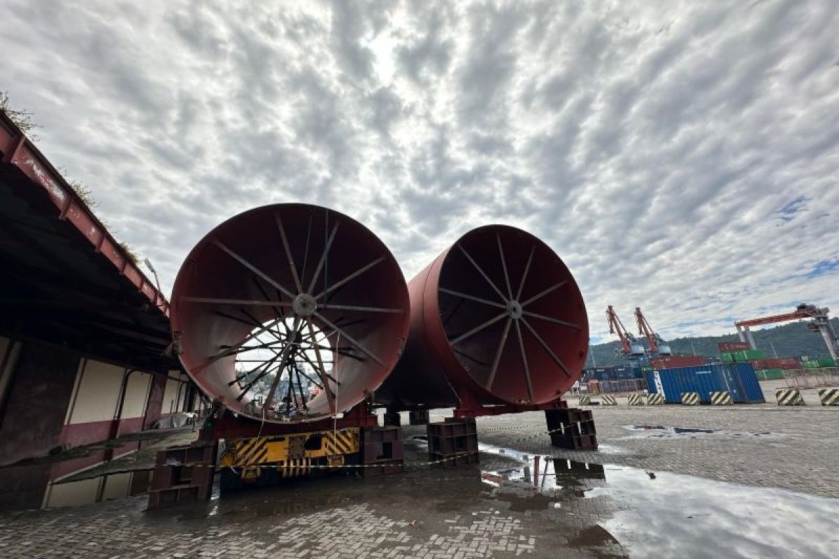 PT Semen Padang Produksi Shell Kiln seberat 138 Ton
