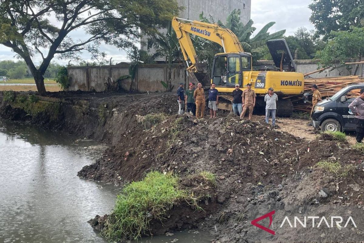 Ratusan rumah di sepadan Sungai Cibanten Serang ditertibkan
