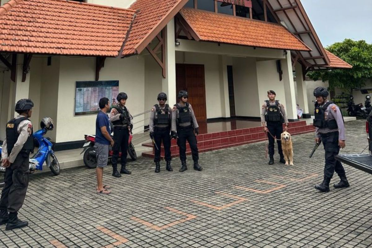 Polres Jepara steriilkan gereja jelang Jumat Agung dan Paskah