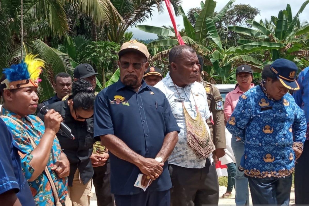 Bupati Jayapura apresiasi pendirian koperasi BUMDes di Kampung Kwipons