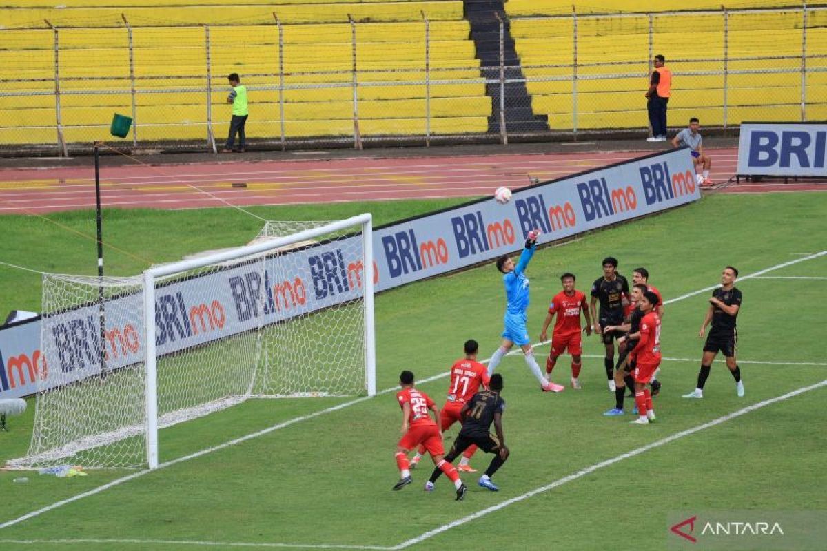 Semen Padang versus PSIS imbang 0-0pada babak pertama
