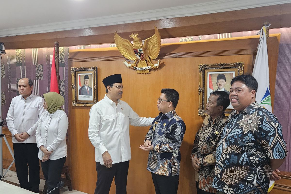 Bupati Sambas lakukan audiensi dengan Mensos RI bahas penanggulangan kemiskinan