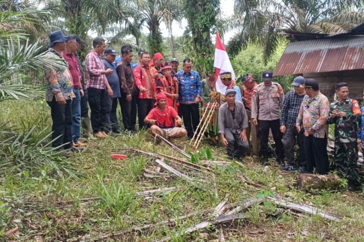 Pembangunan PSN Rp300 miliar di Kalbar diwarnai upacara adat