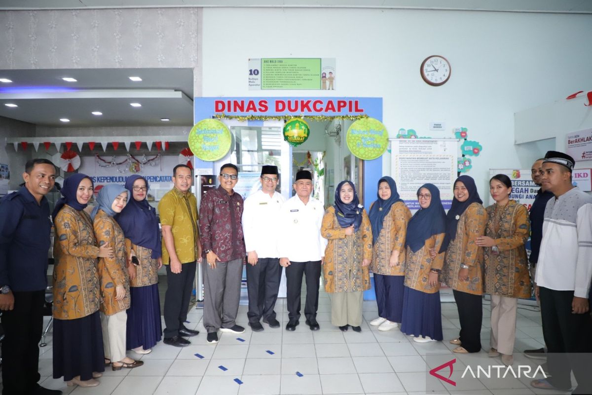 Wawako Silaturahmi ke Dinas Disdukcapil dan Dinas Kesehatan Kota Solok