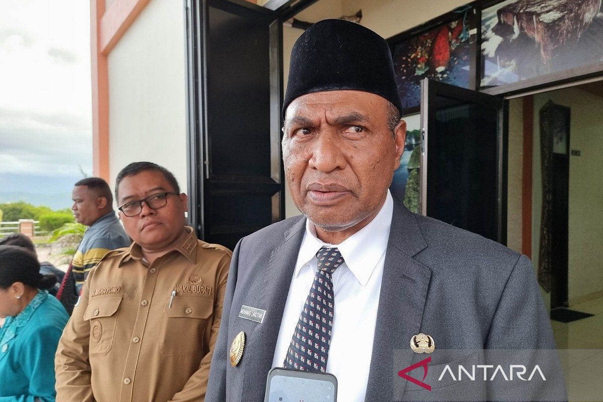 Gubernur Papua Barat terbitkan surat edaran moratorium mutasi PNS
