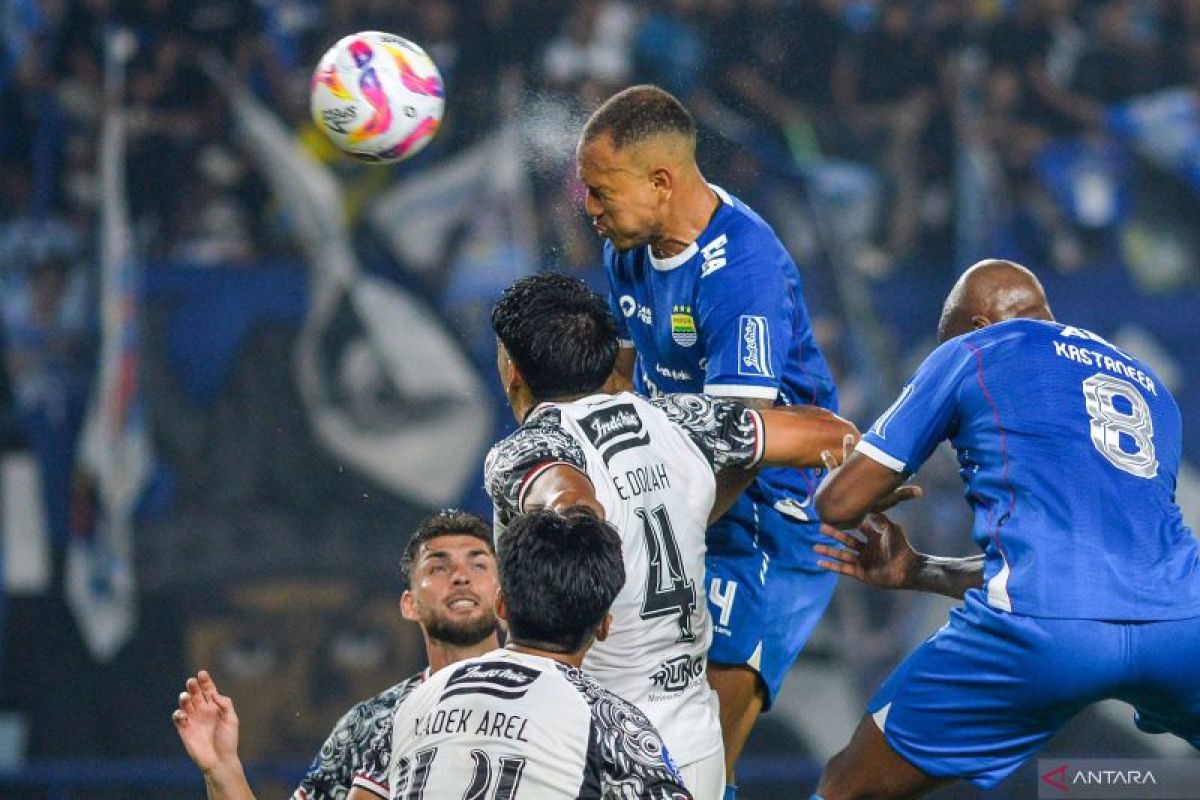 Liga 1 - Persib redam Bali United 2-1