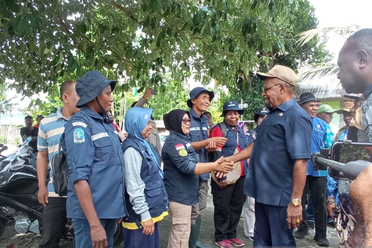 Bupati Jayapura minta kepala OPD rajin turun kampung