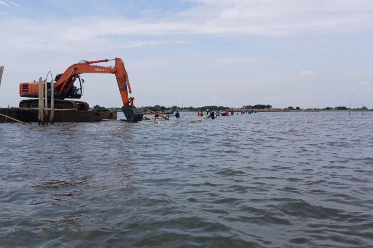 DJP Banten bongkar sisa pagar laut di Kabupaten Tangerang