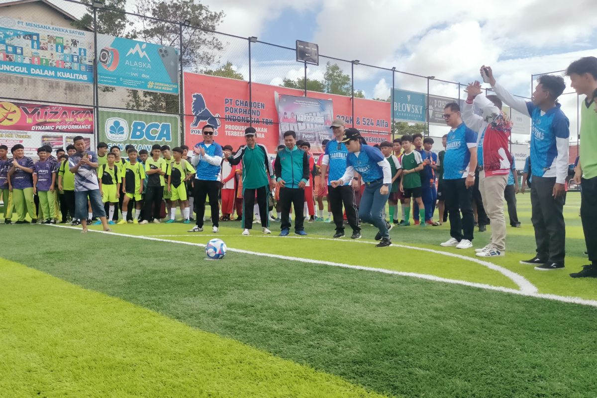 Hardiknas refleksi pendidikan membentuk karakter
