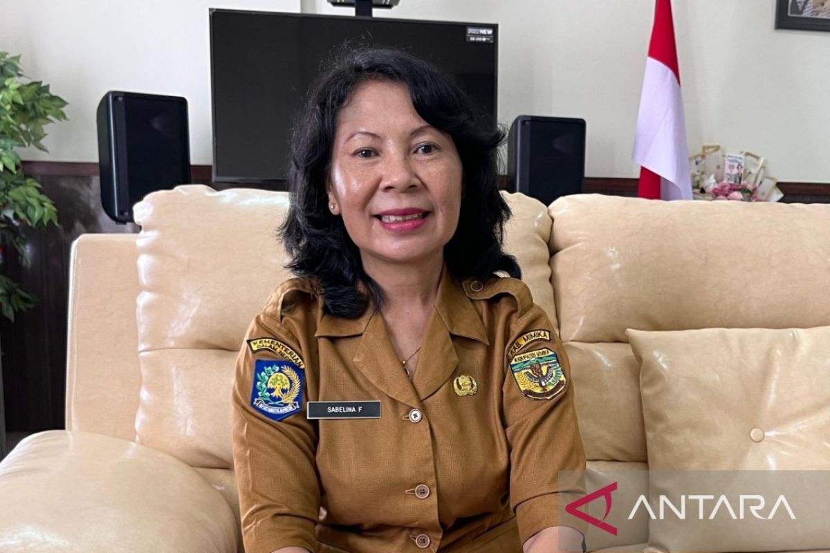 Pemkab Mimika mendorong peternak ayam petelur tingkatkan produksi
