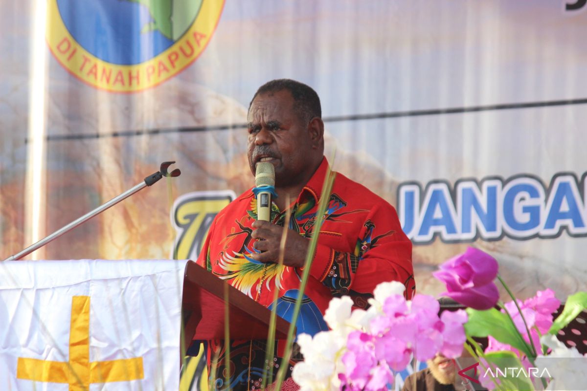 Gubernur Kambu ajak masyarakat PBD maknai Paskah 2025