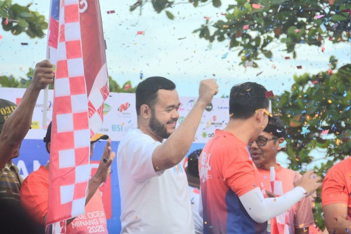 Wako Fadly Amran buka event Blue Ocean Minang Run 2025