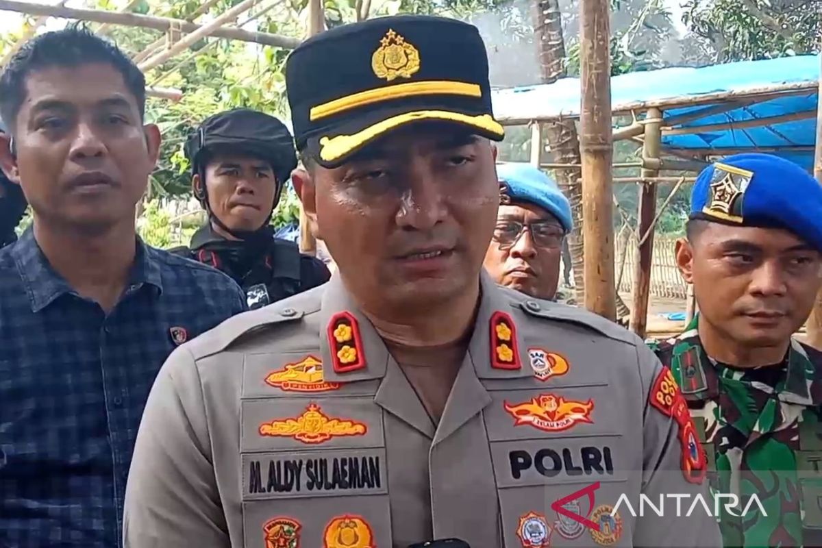 TNI dan Polri bongkar lokasi perjudian sabung ayam di Gowa