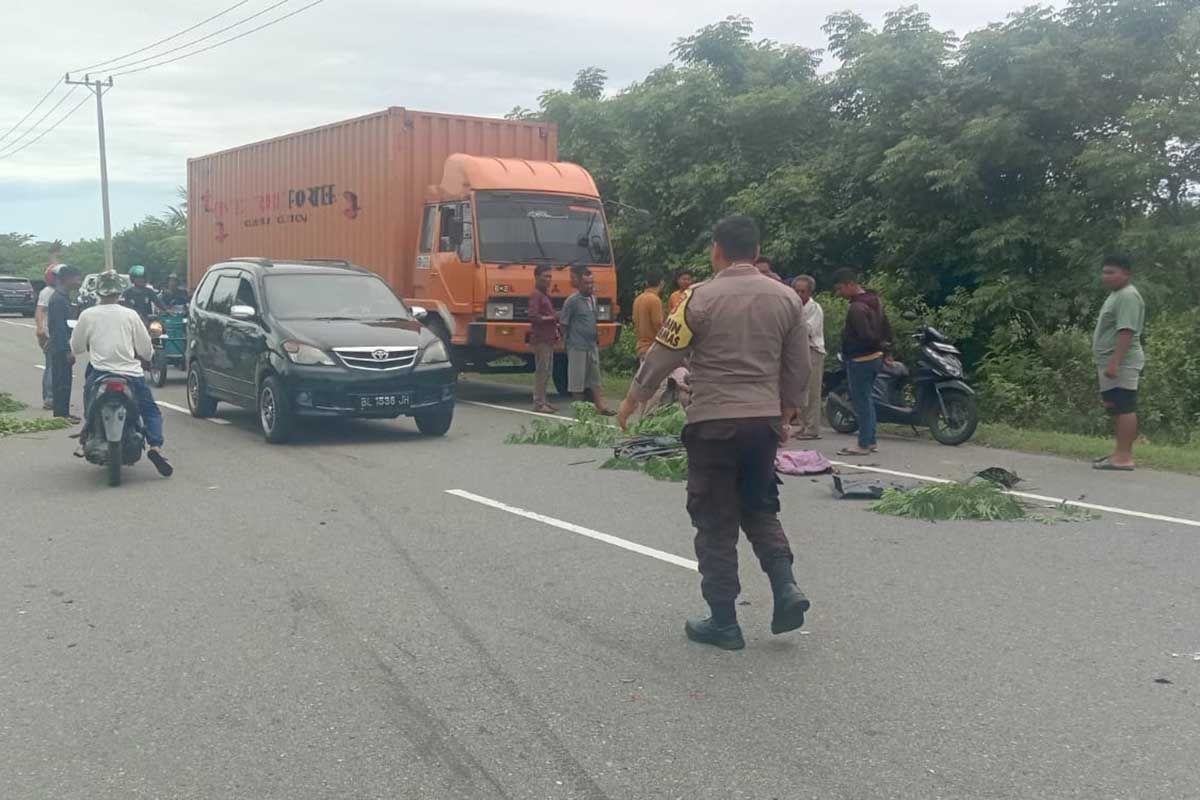 Tiga tewas dalam tabrakan minibus dan sepeda motor di Aceh Jaya