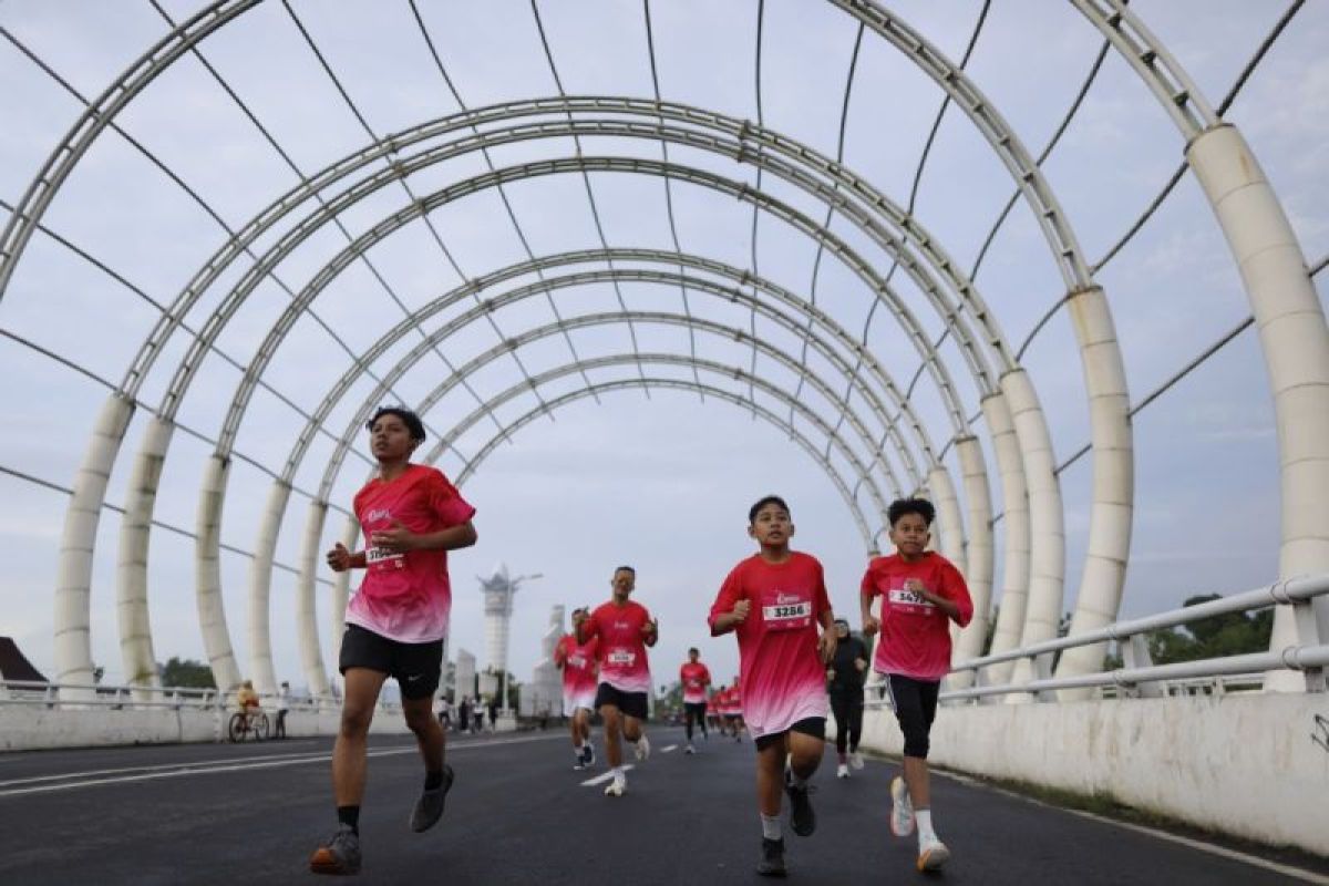 Smartfren Fun Run 2025 dorong gaya hidup sehat dan produktif