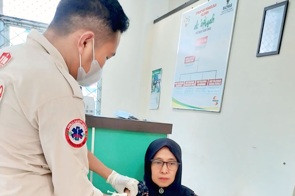 JCH OKU Timur divaksin polio menjelang keberangkatan ke Tanah Suci
