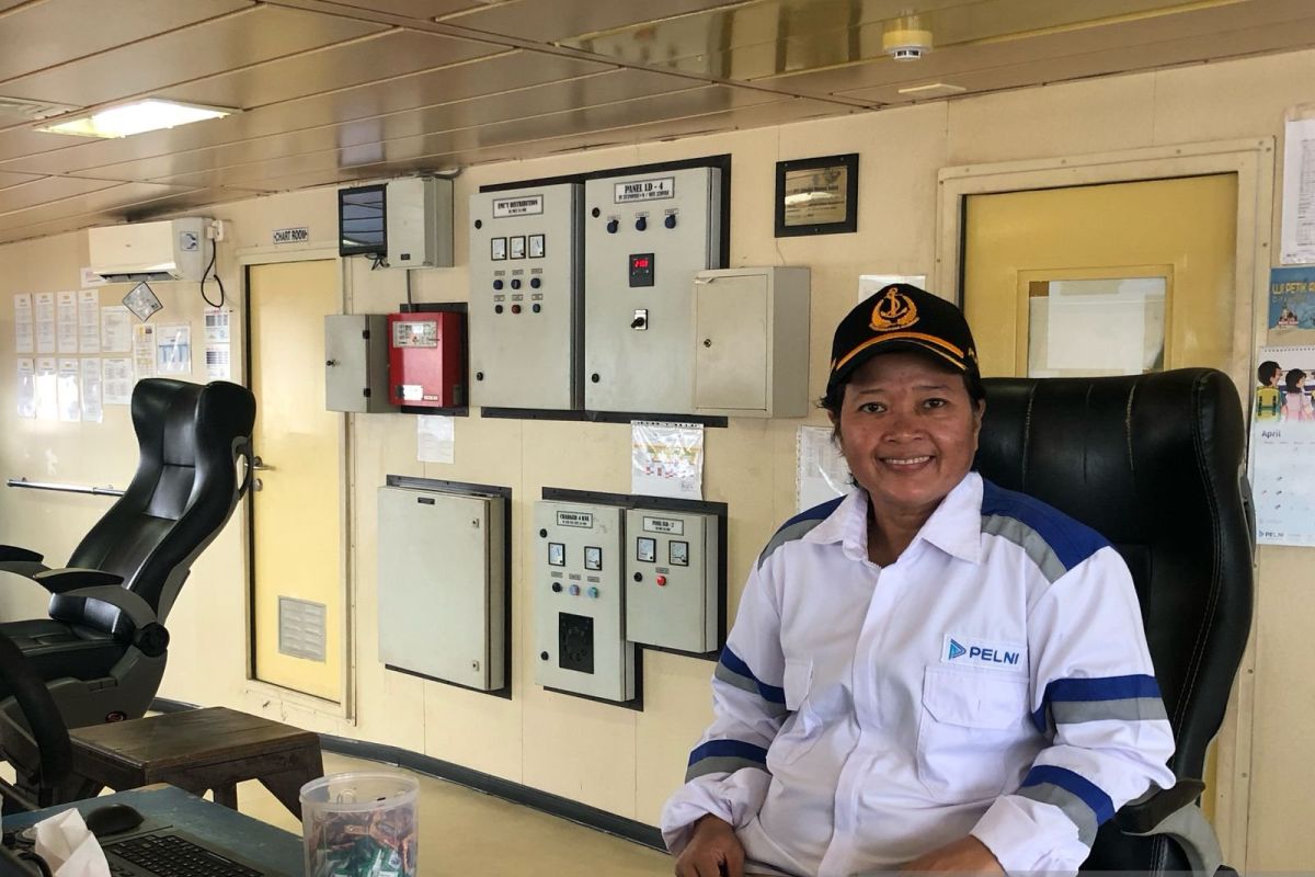 Lenny Sitorus , sang-wanita penakluk lautan Maluku