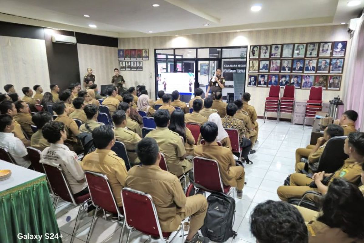 Kejari Bengkayang hadirkan 