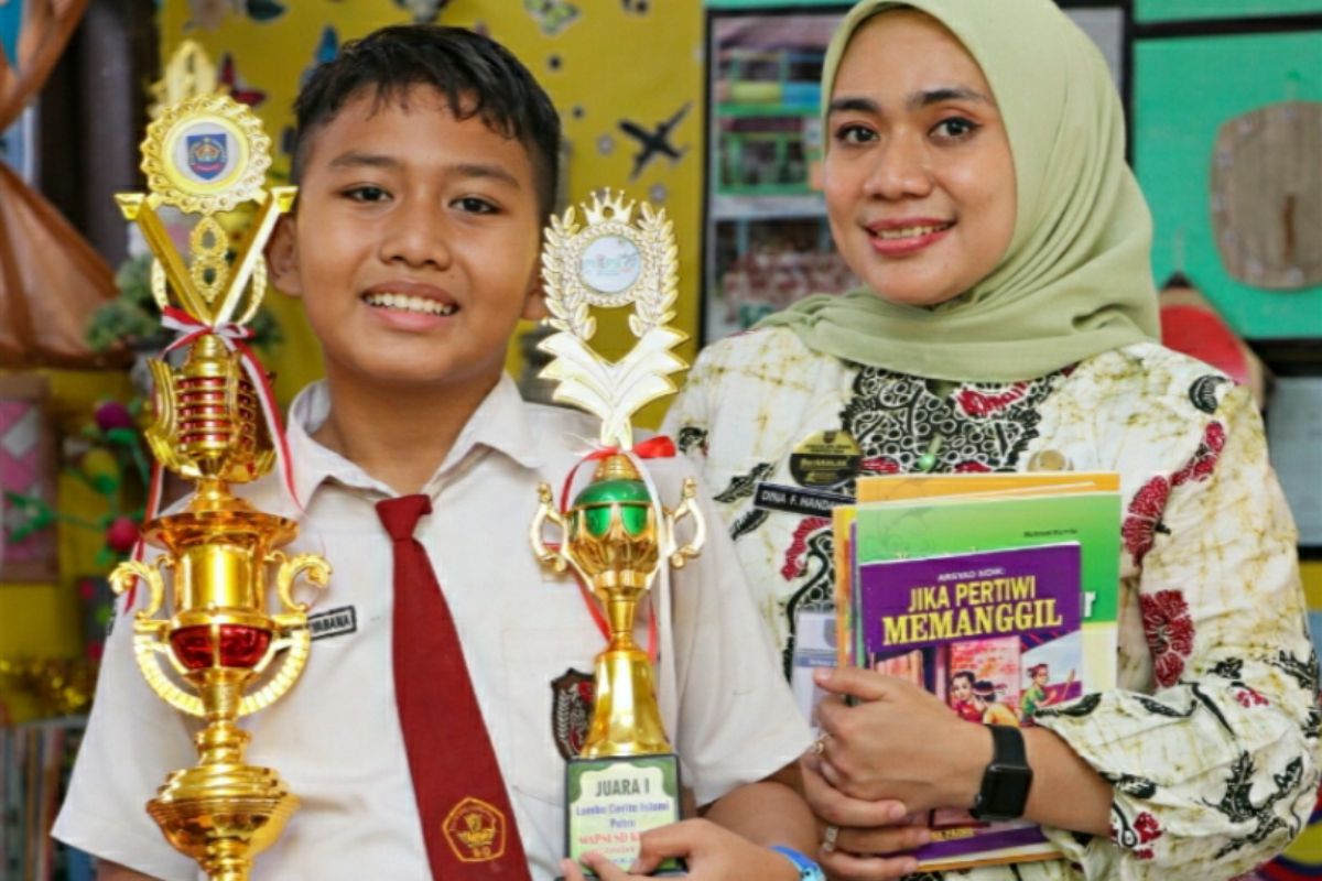 Dina Fuji, Kartini Literasi dari Kota Tahu Aci