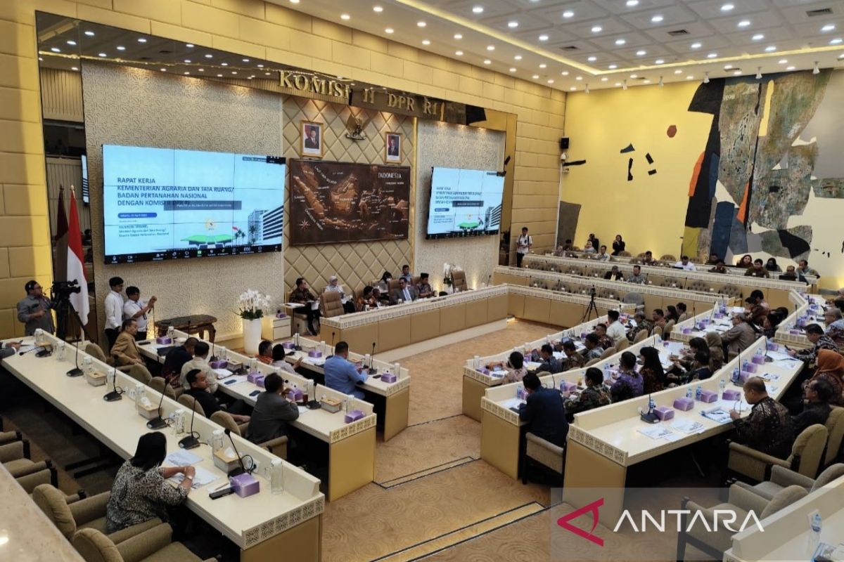 Anggota DPR minta ATR/BPN seimbangkan investasi dengan hak rakyat