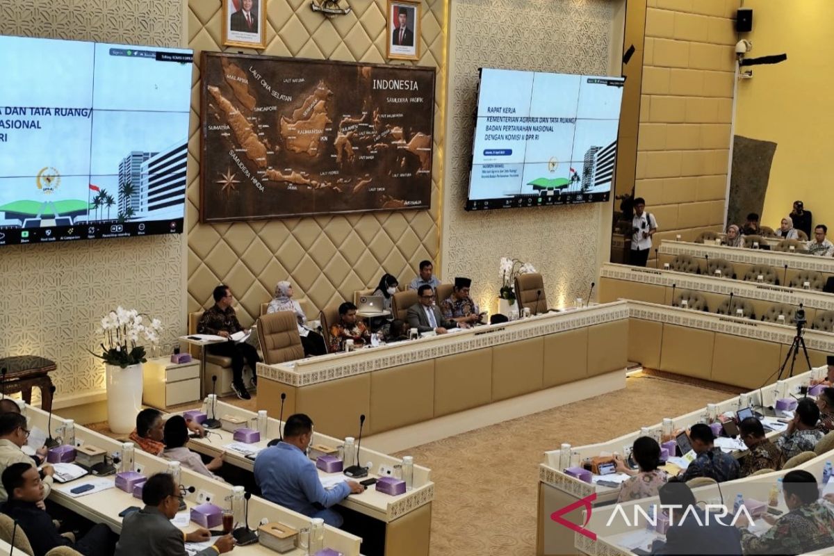 Komisi II DPR minta Menteri ATR  tertibkan kepala kantah mangkir rapat