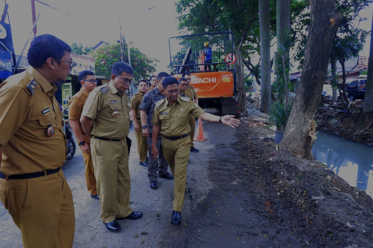 Pemkot Tangerang tata ulang kabel yang mengganggu keselamatan di jalan