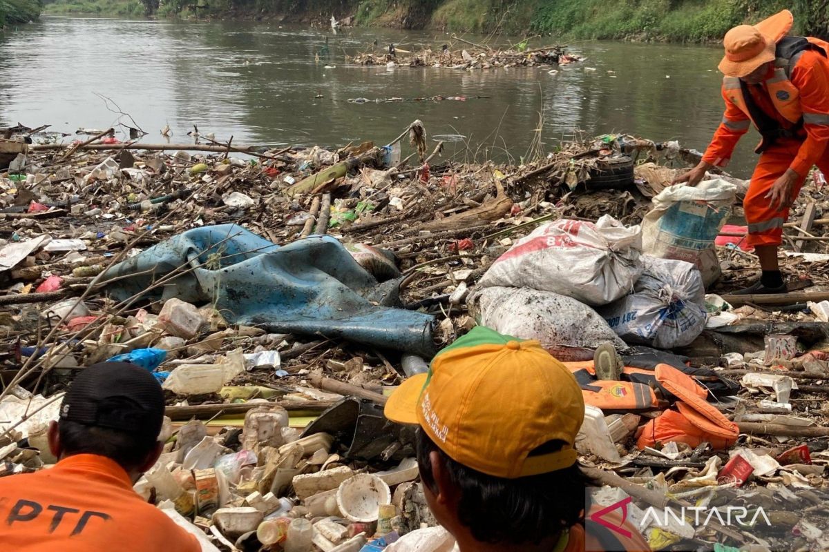 Dinas LH Bekasi perkuat penegakan hukum terkait persoalan pembuangan sampah
